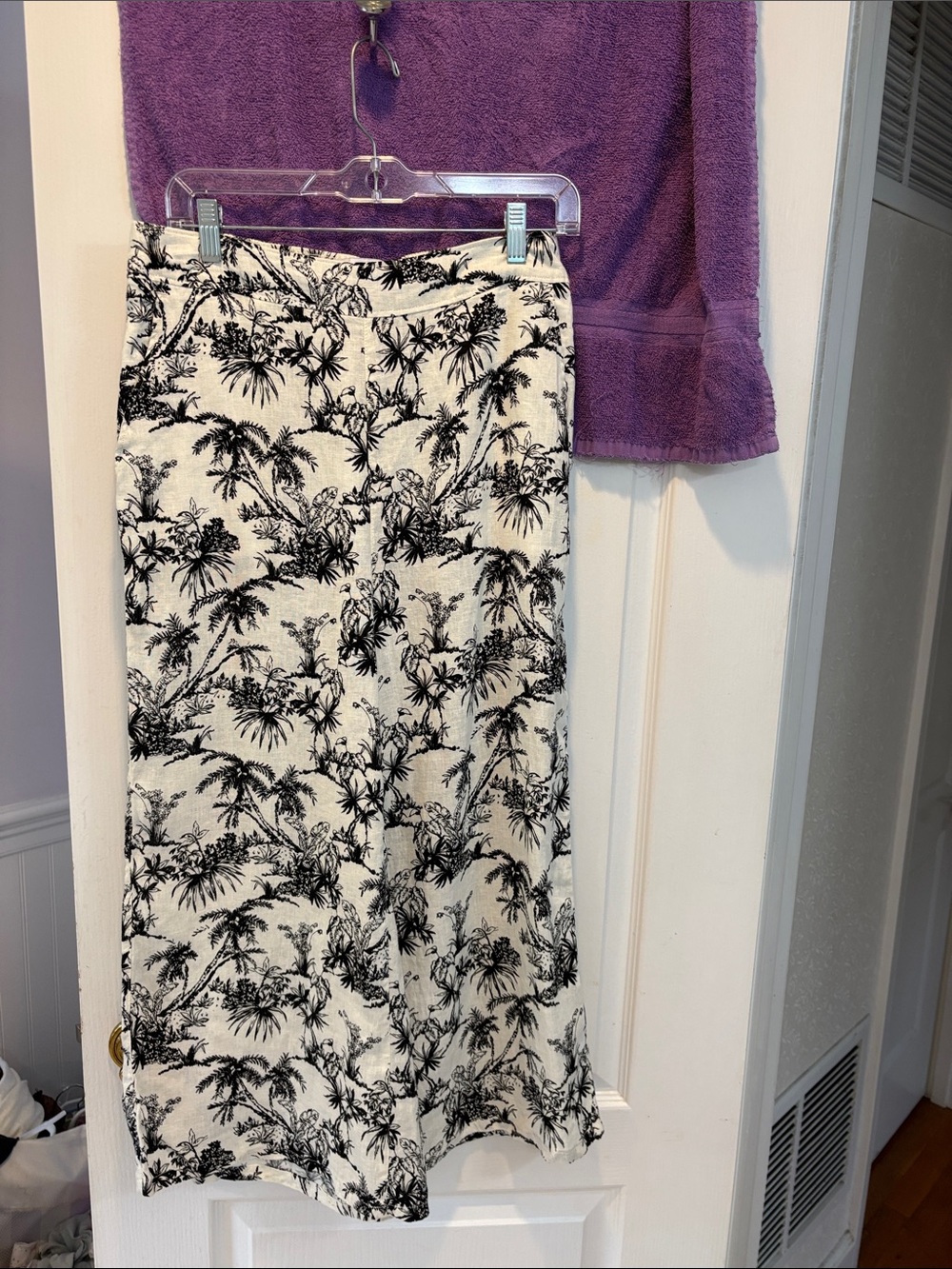 NWT C&C California Black and Cream Palm-Print Maxi Skirt